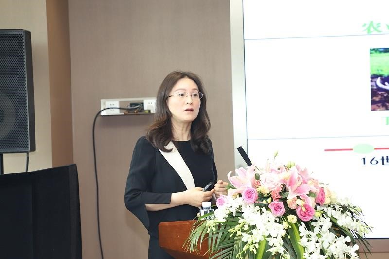 中國(guó)科學(xué)院微電子所研究員、博士生導(dǎo)師陳曙東主題演講.jpg 中國(guó)科學(xué)院微電子所研究員、博士生導(dǎo)師陳曙東主題演講.jpg